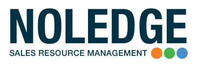 L'image montre le mot "NOLEDGE" en grandes lettres bleu foncé, avec "SALES RESOURCE MANAGEMENT" en dessous. Trois points de couleur - vert, orange et bleu - sur la droite évoquent les thèmes de l'éducation numérique et de la maîtrise des compétences Internet. - Rotary Club Paris Agora